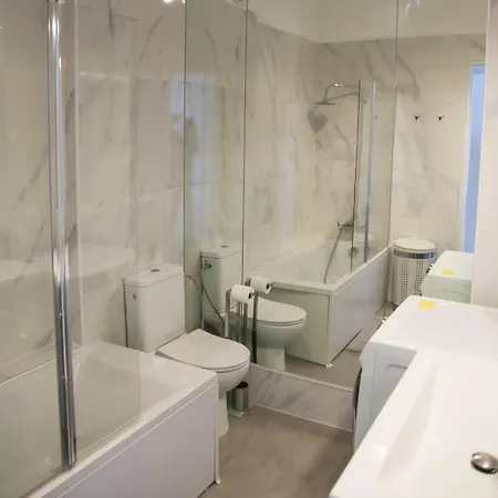2 Bedroom With Mountain And Sea View